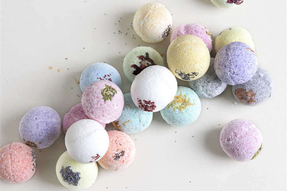 Natural bath bombs - lizush